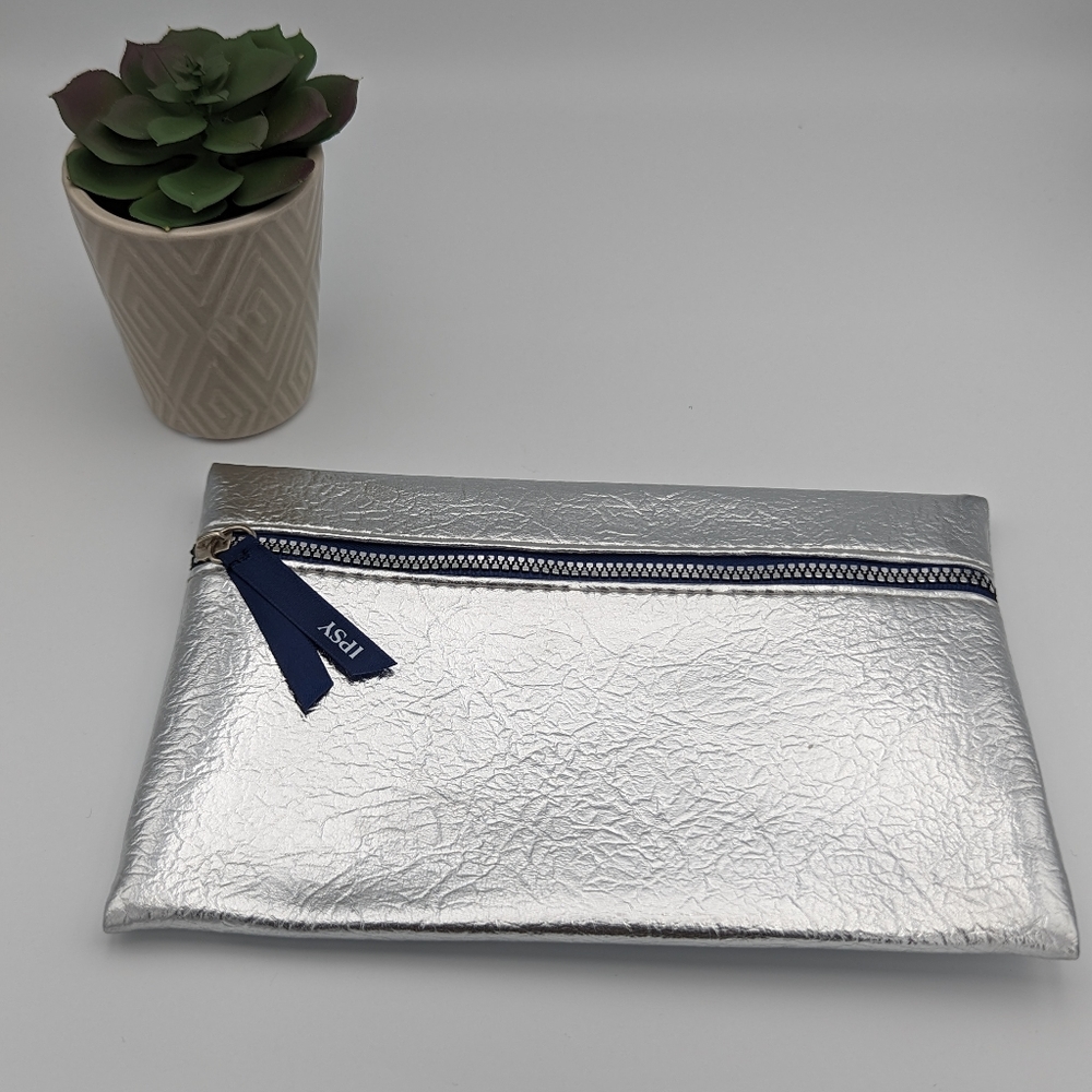 Ipsy Glam Bag Plus Silver December 2019 New